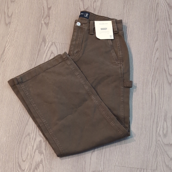 Abercrombie & Fitch Other - Abercrombie & Fitch Brown Cargo Pants